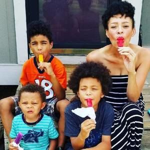 Meet your Posher, Ebony